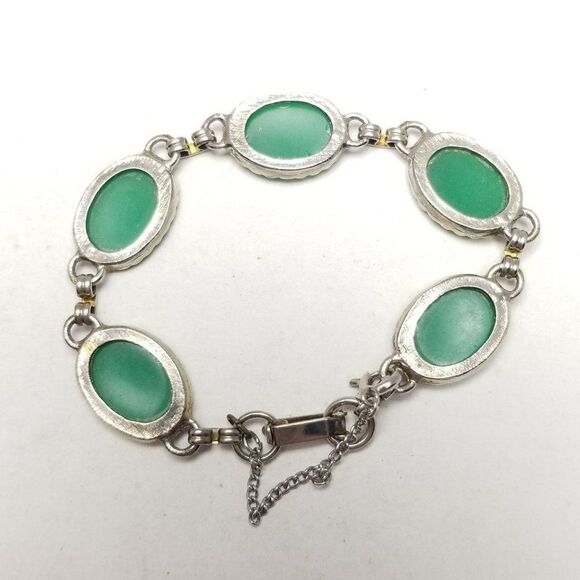 Vintage Green Oval Panel Bracelet, Silver Tone Setting, Retro 60s 70s Style - Picture 3 of 6
